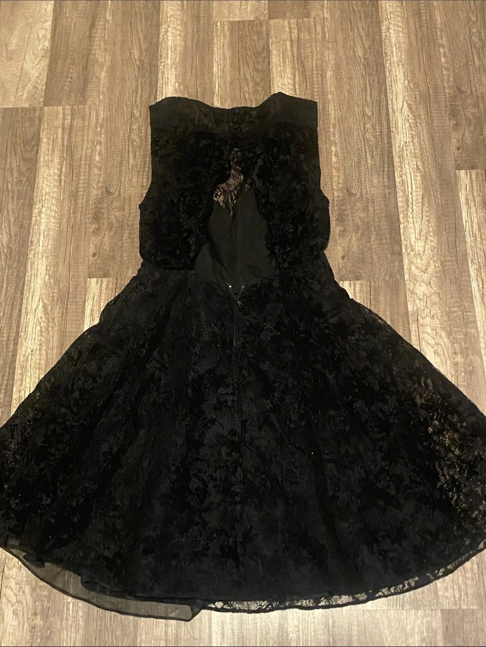 Alice + Olivia Black Lace Backless Fit-and-Flare Dress